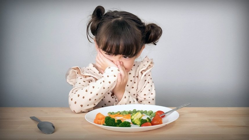 Что делать, если ребенок отказывается есть: 11 причин и способы их решения