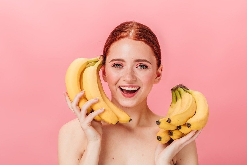 Девушка с бананами 